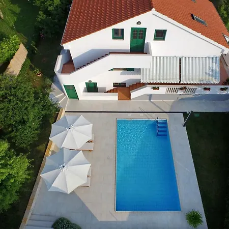 Hébergement de vacances Poolincluded - Villa Beatrix Zadar