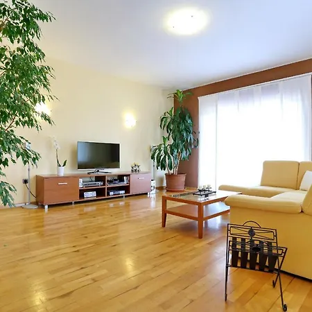 Poolincluded - Villa Beatrix Hébergement de vacances