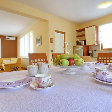 Hébergement de vacances Poolincluded - Villa Beatrix *
